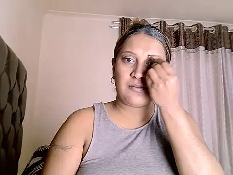 Snapshot of eroticbeauty37 chatting on 06/07/26, 01:27 eroticbeauty37 online show from 06/07/26, 01:27