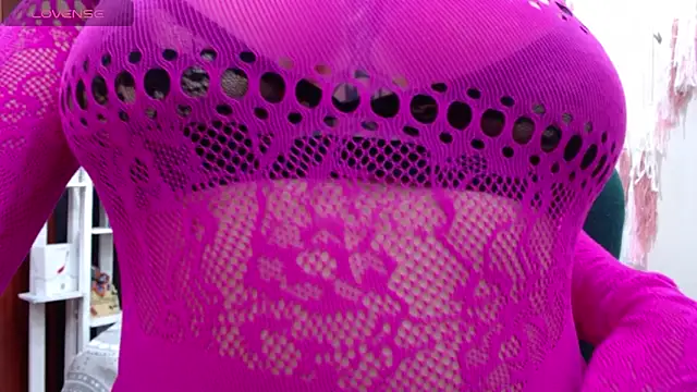 Snapshot of Tefanny_Arias chatting on 10/16/25, 12:52 Tefanny Arias online show from 10/16/25, 12:52