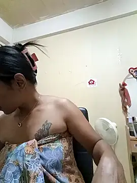 Snapshot of KinkyKit_May chatting on 02/06/25, 12:48 KinkyKit May online show from 02/06/25, 12:48