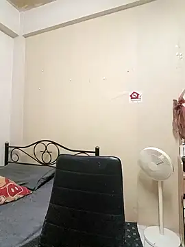 Snapshot of KinkyKit_May chatting on 03/04/25, 03:26 KinkyKit May online show from 03/04/25, 03:26