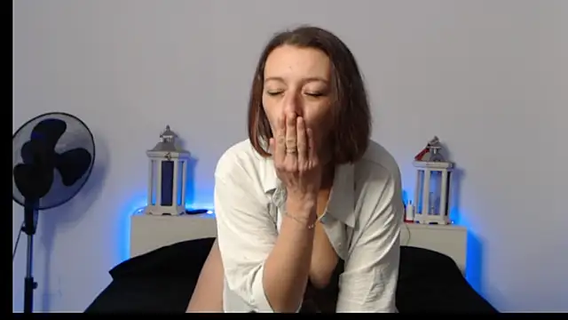 Snapshot of Oriane_Jackson chatting on 12/21/25, 10:06 Oriane Jackson online show from 12/21/25, 10:06