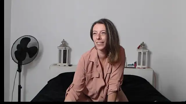 Snapshot of Oriane_Jackson chatting on 11/16/25, 05:06 Oriane Jackson online show from 11/16/25, 05:06