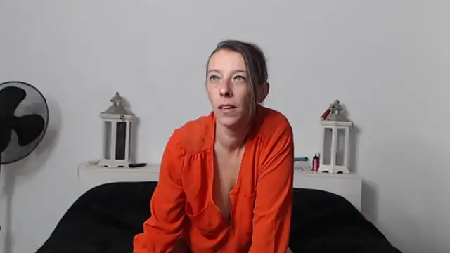 Snapshot of Oriane_Jackson chatting on 10/26/25, 01:00 Oriane Jackson online show from 10/26/25, 01:00