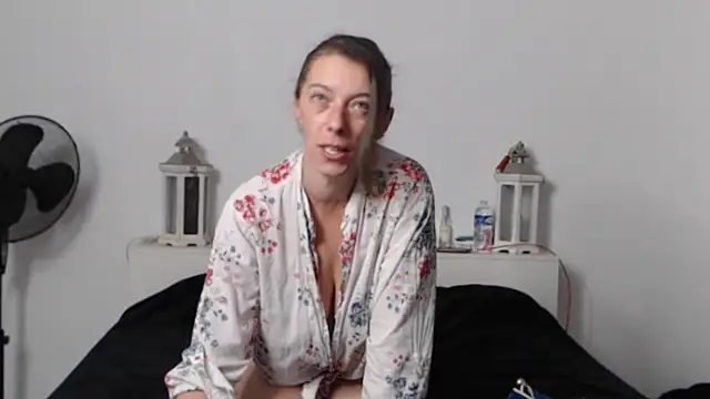 Snapshot of Oriane_Jackson chatting on 11/07/25, 11:04 Oriane Jackson online show from 11/07/25, 11:04