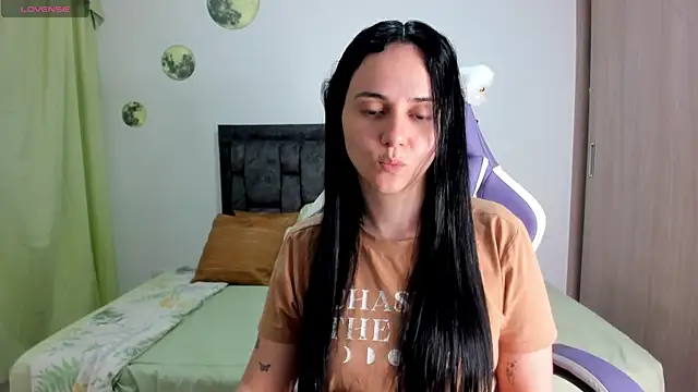 Snapshot of lucia_s1 chatting on 06/17/26, 10:08 lucia s1 online show from 06/17/26, 10:08