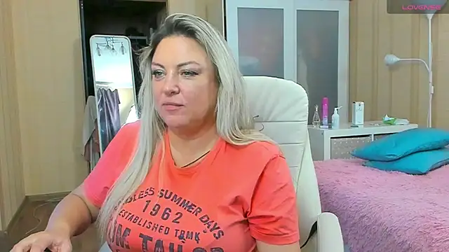 Snapshot of PamHardFuck chatting on 09/27/25, 07:09 PamHardFuck online show from 09/27/25, 07:09