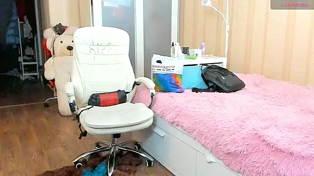 Snapshot of PamHardFuck chatting on 10/11/25, 04:08 PamHardFuck online show from 10/11/25, 04:08