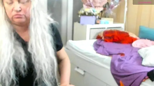 Snapshot of PamHardFuck chatting on 10/29/25, 06:18 PamHardFuck online show from 10/29/25, 06:18