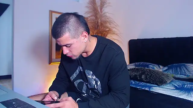 Snapshot of Markboyl chatting on 02/23/26, 01:12 Markboyl online show from 02/23/26, 01:12