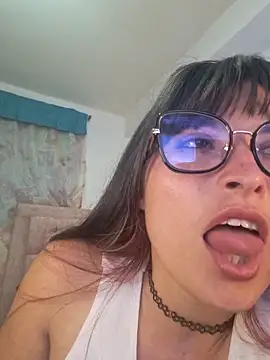 Snapshot of Alexandrasaenz chatting on 02/08/26, 10:07 Alexandrasaenz online show from 02/08/26, 10:07