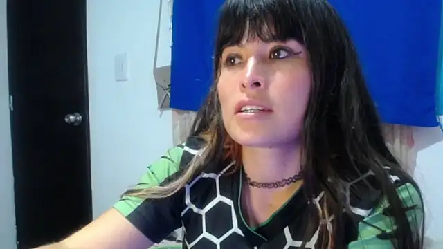 Snapshot of Alexandrasaenz chatting on 05/06/26, 02:15 Alexandrasaenz online show from 05/06/26, 02:15