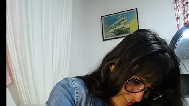 Alexandrasaenz online show from 11/12/25, 02:04