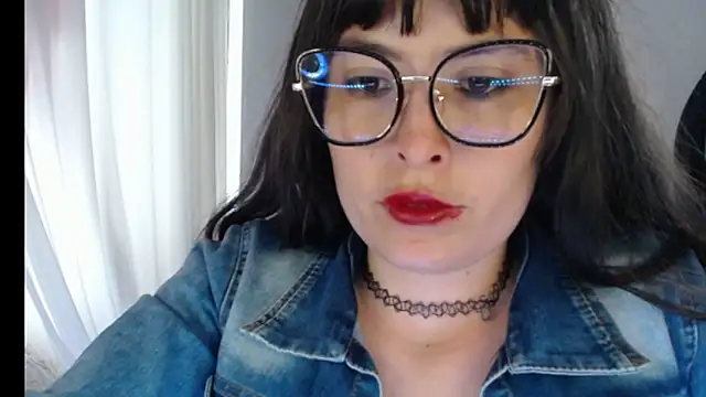Alexandrasaenz online show from 11/12/25, 10:02