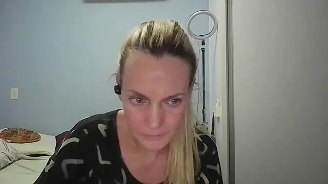 Annylove1 online show from 02/07/26, 12:40