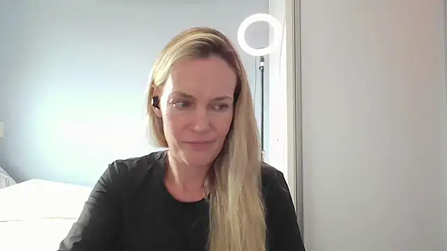 Annylove1 online show from 02/11/26, 04:51