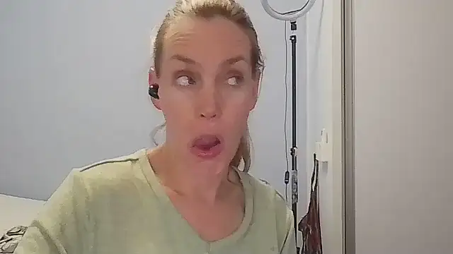 Annylove1 online show from 03/04/26, 12:07