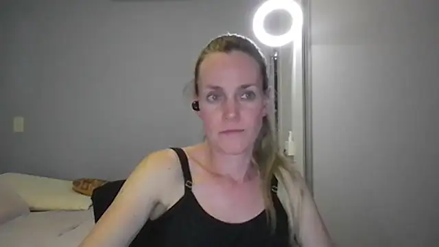 Annylove1 online show from 12/17/25, 12:15