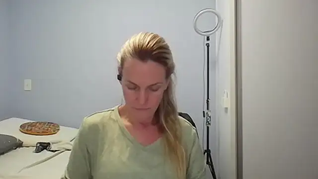 Annylove1 online show from 04/11/26, 12:29