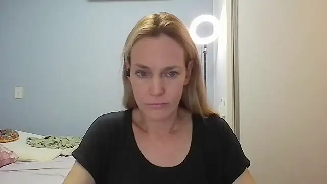 Annylove1 online show from 04/16/26, 12:17