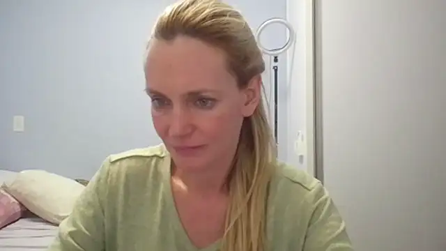 Annylove1 online show from 04/19/26, 01:06