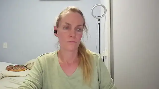 Annylove1 online show from 02/25/26, 12:11