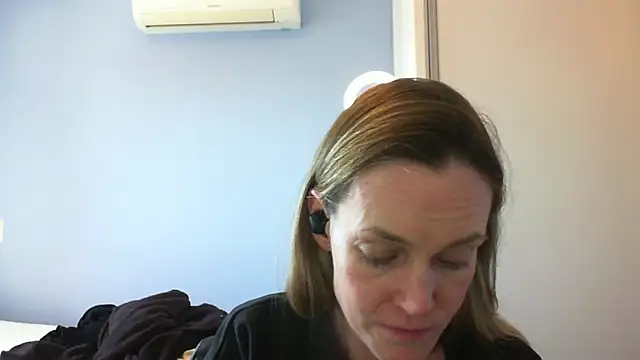 Annylove1 online show from 10/24/25, 04:17