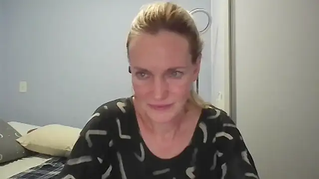 Annylove1 online show from 03/29/26, 01:29