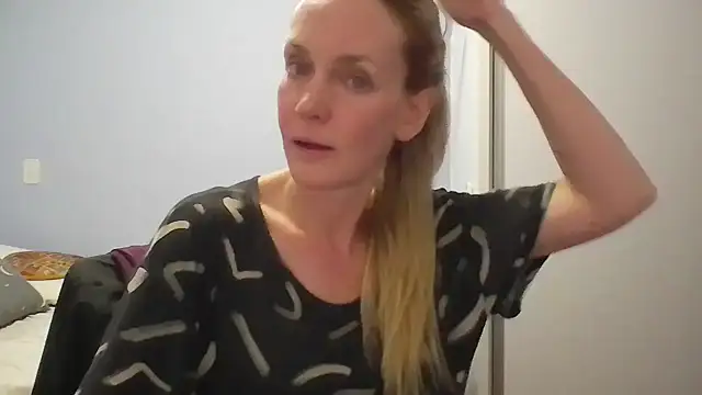 Annylove1 online show from 04/03/26, 12:17