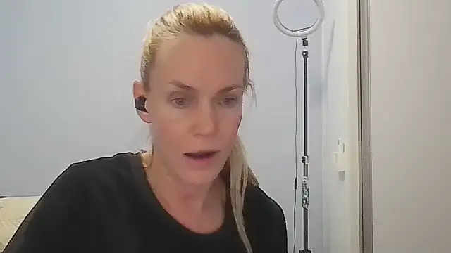 Annylove1 online show from 05/29/26, 12:05