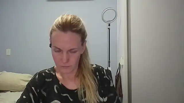 Annylove1 online show from 03/30/26, 12:23