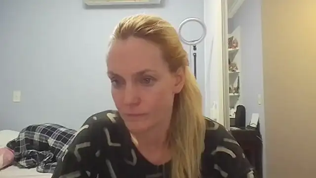 Annylove1 online show from 05/04/26, 12:03