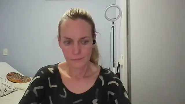 Annylove1 online show from 02/08/26, 12:30