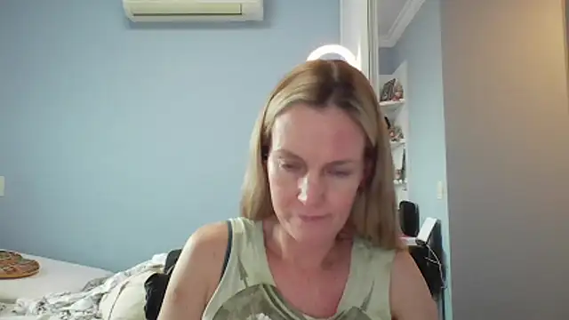 Annylove1 online show from 02/09/26, 04:49