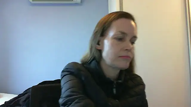 Annylove1 online show from 09/25/25, 10:54