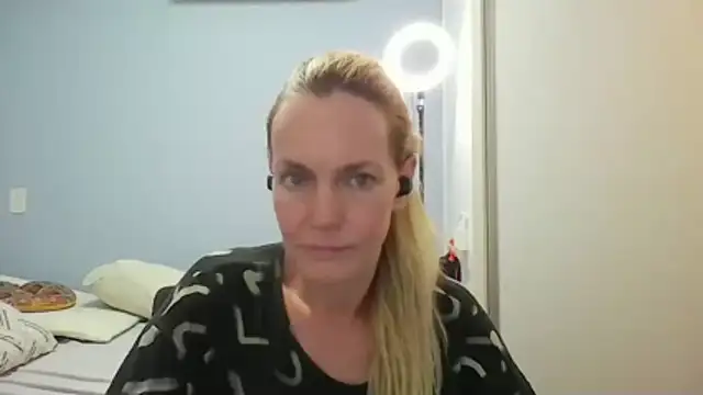 Annylove1 online show from 03/18/26, 10:54