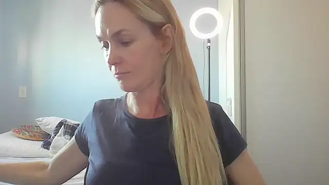 Annylove1 online show from 05/06/26, 12:31