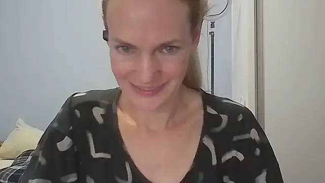 Annylove1 online show from 03/26/26, 12:31