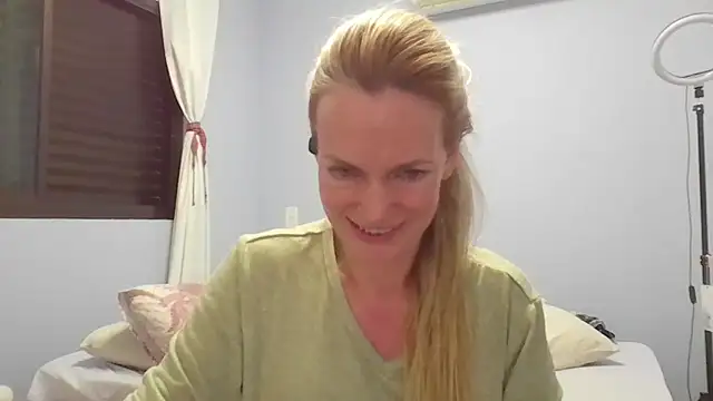 Annylove1 online show from 04/28/26, 12:42