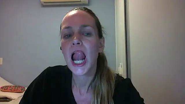 Annylove1 online show from 10/05/25, 12:34