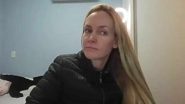 Annylove1 online show from 05/11/26, 12:17