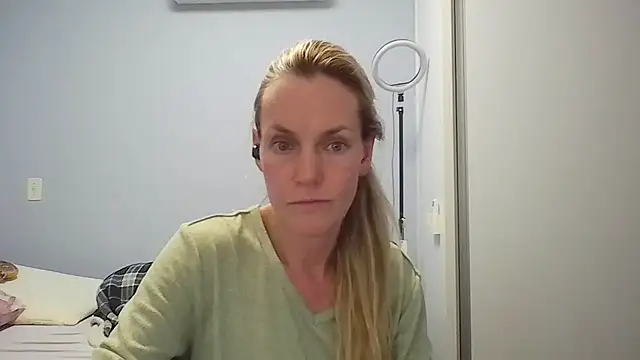 Annylove1 online show from 04/14/26, 12:15