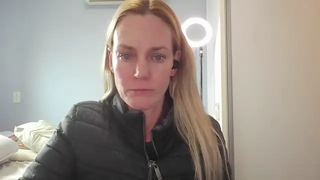 Annylove1 online show from 05/22/26, 04:27