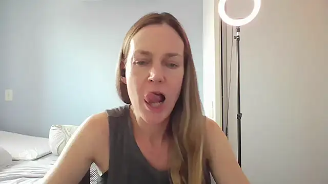 Annylove1 online show from 12/22/25, 03:56