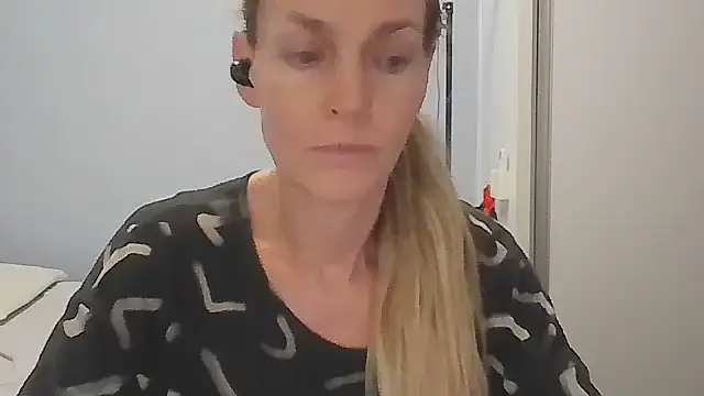 Annylove1 online show from 03/20/26, 12:00