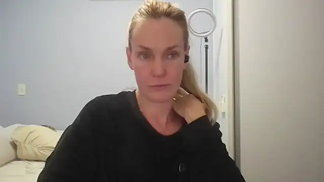 Annylove1 online show from 05/25/26, 12:10
