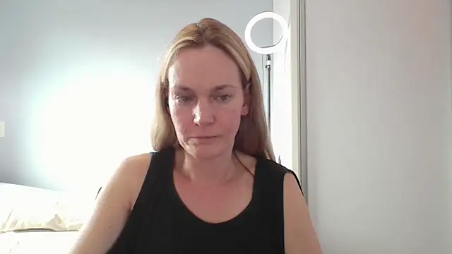 Annylove1 online show from 02/18/26, 06:48