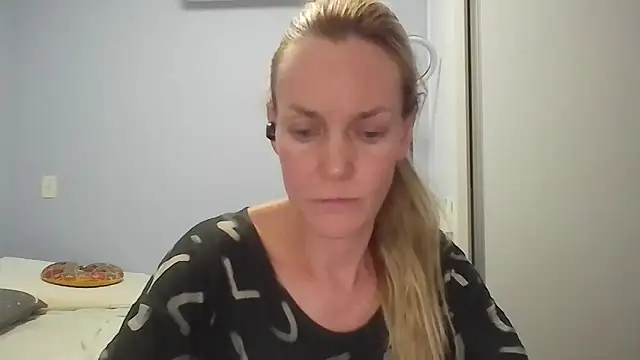 Annylove1 online show from 04/10/26, 12:17