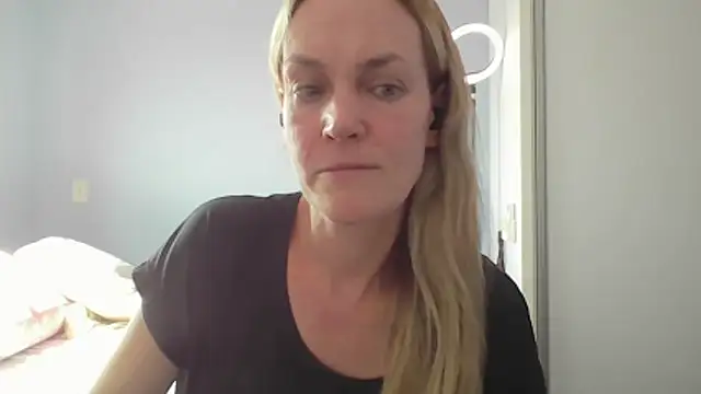 Annylove1 online show from 04/17/26, 04:54