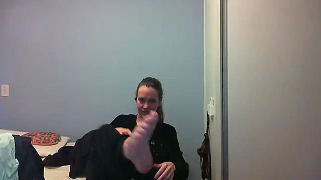 Annylove1 online show from 10/14/25, 12:22