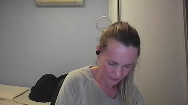 Annylove1 online show from 11/21/25, 12:20